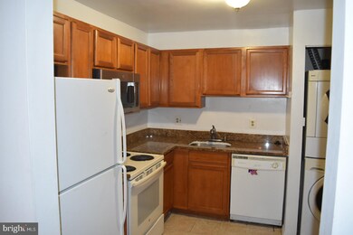 5760 Village Green Dr unit 9/576, Alexandria, VA 22309 - photo 7