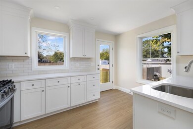 71 Pinehurst Ave, Warwick, RI 02889 - photo 5