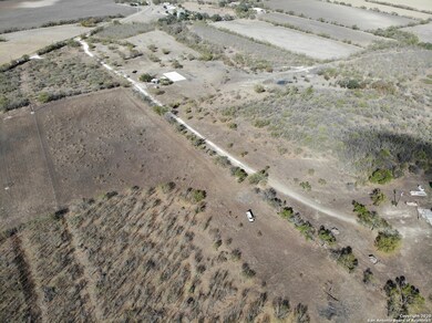 4101 County Road 4516, Hondo, TX 78861 - photo 6