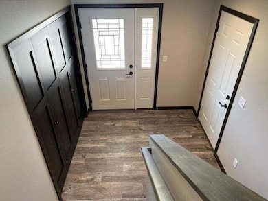 1127 NE 34th Ave, Aberdeen, SD 57401 - photo 2