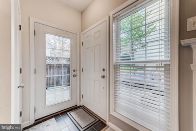 4652 Lawton Way unit 3, Alexandria, VA 22311 - photo 4