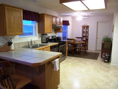 488 Ridgeway Ave, Central Point, OR 97502 - photo 7