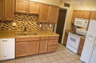 10514 W Wheatridge Dr, Sun City, AZ 85373 - photo 6