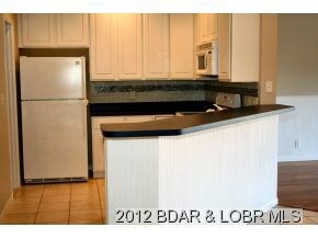 Kitchen glass tile back splash