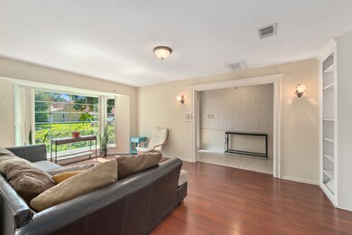 8019 Green Lawn Dr, Houston, TX 77088 - photo 4