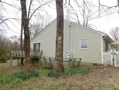 304 Cresent Dr, Asheboro, NC 27203 - photo 5