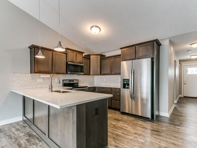 22-web-or-mls-5812 Quarry Dr-26