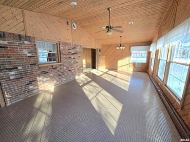 405 Easthaven Dr, Centralia, IL 62801 - photo 6