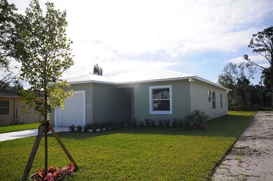 Exterior Front 4