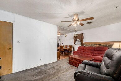 007_77e41_W S Yearling Rd-001