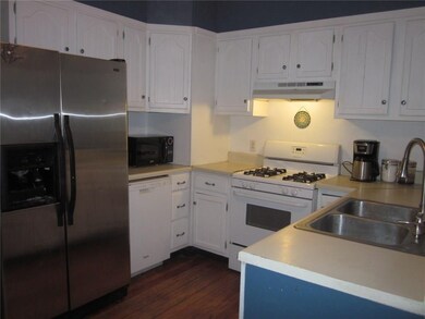 2138 California St, Columbus, IN 47201 - photo 5