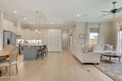 308 Dunvegan Ct-4