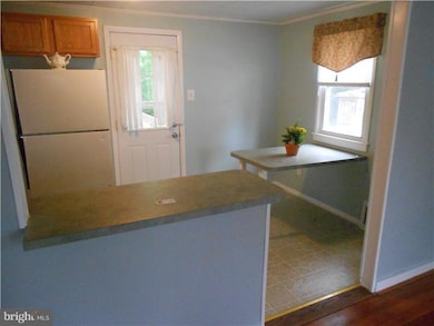 319 N Stiles Ave, Maple Shade Township, NJ 08052 - photo 4