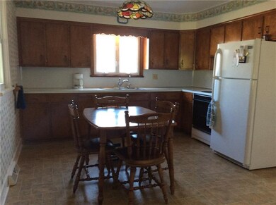 Spacious Eat In Kitchen