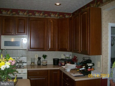 7619 Chesterfield Way, Rosedale, MD 21237 - photo 3