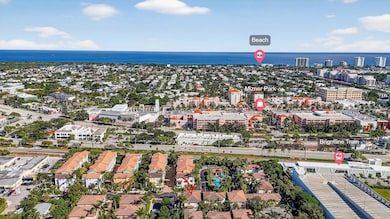 5 minutes to Bright Line, Mizner Park, or Beach