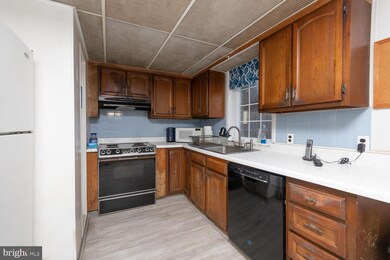 3027 Crescent Ave, Lafayette Hill, PA 19444 - photo 6