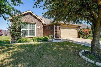 6501 Bluebird Meadows Dr, Joshua, TX 76058 - photo 3