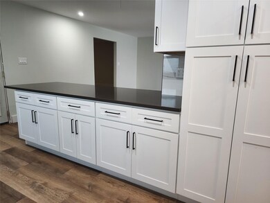 515 Hill St, Grand Prairie, TX 75050 - photo 7