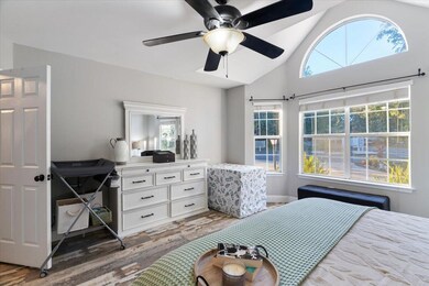 842 Fairway Lakes Dr, Niceville, FL 32578 - photo 5