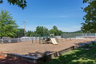 134 Mammoth Rd unit 526, Hooksett, NH 03106 - photo 3