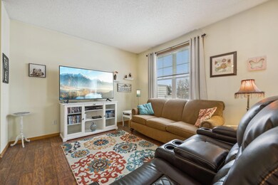 Spacious Living Room allows for a variety of furniture set up and re-arranging