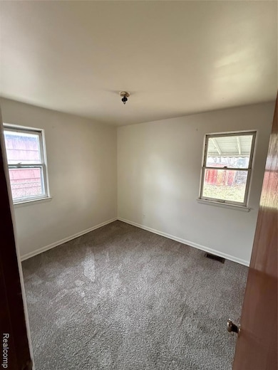 1210 Pinehurst Ave, Flint, MI 48507 - photo 2