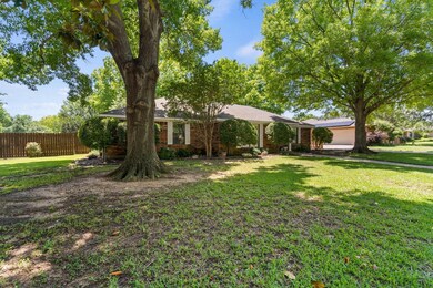 920 Stonelake Dr, Cleburne, TX 76033 - photo 3