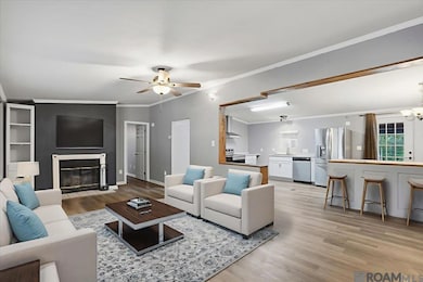 14822 Woodrow Kerr Ln, Zachary, LA 70791 - photo 2