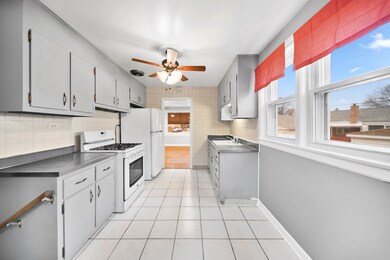 4431 Emerson Ct, Schiller Park, IL 60176 - photo 4