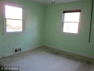 2205 Weber Dr, District Heights, MD 20747 - photo 4