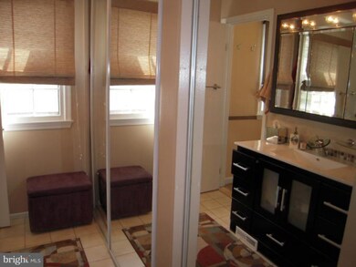 17517 Queen Elizabeth Dr, Olney, MD 20832 - photo 4