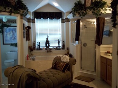 11677 Jacob Lois Ct, Jacksonville, FL 32218 - photo 3