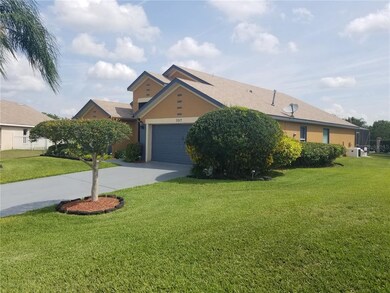3017 Buckeye Point Dr, Winter Haven, FL 33881 - photo 2