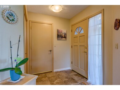 1720 N Locust St, Canby, OR 97013 - photo 3