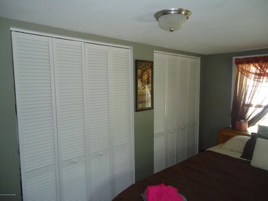 1037 Shoemaker Ave, Wyoming, PA 18644 - photo 6