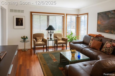 7174 Creeks Crossing, West Bloomfield, MI 48322 - photo 4