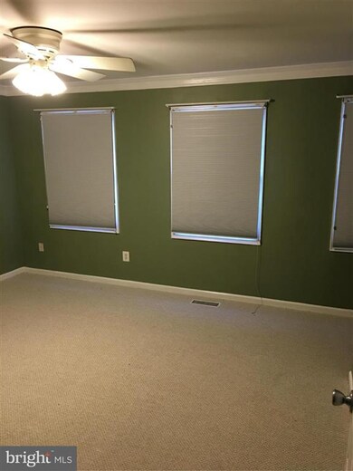 21913 Myrtlewood Square, Sterling, VA 20164 - photo 4