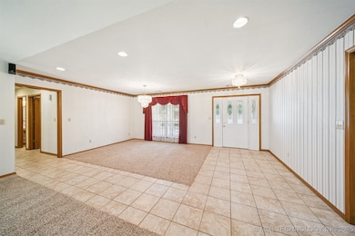 1208 NE 5th St, Pryor, OK 74361 - photo 7