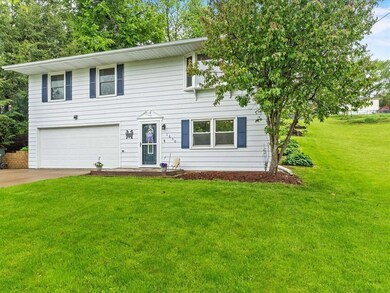 1630 Valley St NW, Cedar Rapids, IA 52405 - photo 2