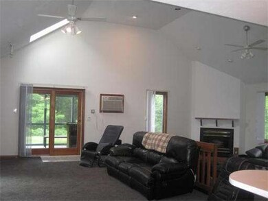 68 Holbrook Rd, Oxford, MA 01540 - photo 3