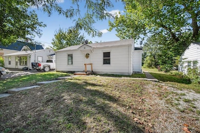 1910 10th St, Des Moines, IA 50314 - photo 2