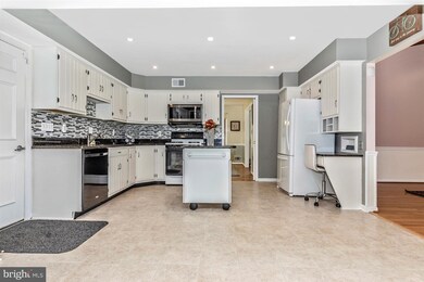 7099 Autumn Leaf Ln, Frederick, MD 21702 - photo 7