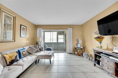 2769 Ashley Dr W unit F, West Palm Beach, FL 33415 - photo 4