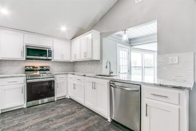 660 Jay Bird Ln, Springtown, TX 76082 - photo 4