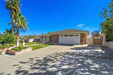 Spacious driveway