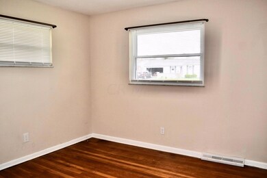 2671 Montcalm Rd, Columbus, OH 43221 - photo 7