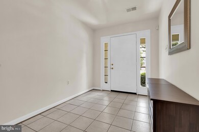 127 Norwick Ct, Frederick, MD 21702 - photo 2