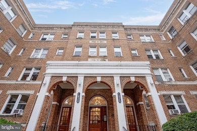 1820 Clydesdale Place NW unit 411, Washington, DC 20009 - photo 2