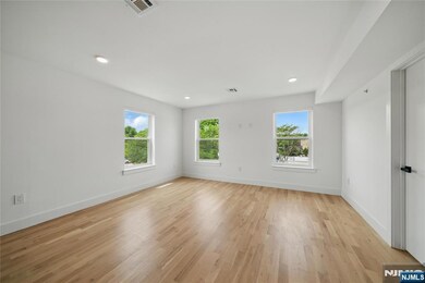 11 W Railroad Ave unit 5, Tenafly, NJ 07670 - photo 6